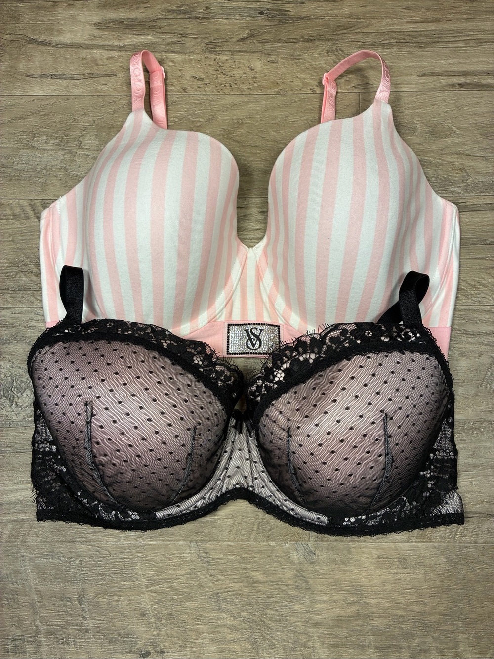 Victoria Secret 2 Underwired Bras Lace Lined Demi Striped T Shirt Lightly Lined